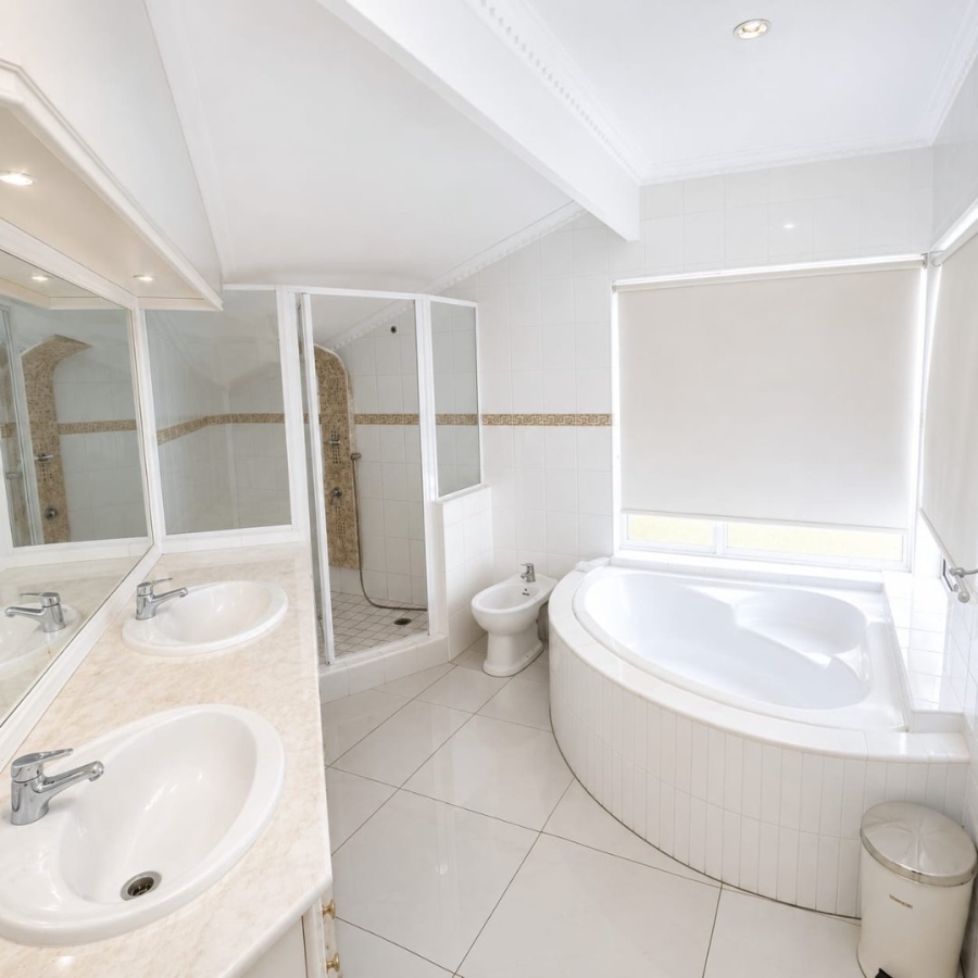 5 Bedroom Property for Sale in Selborne Eastern Cape